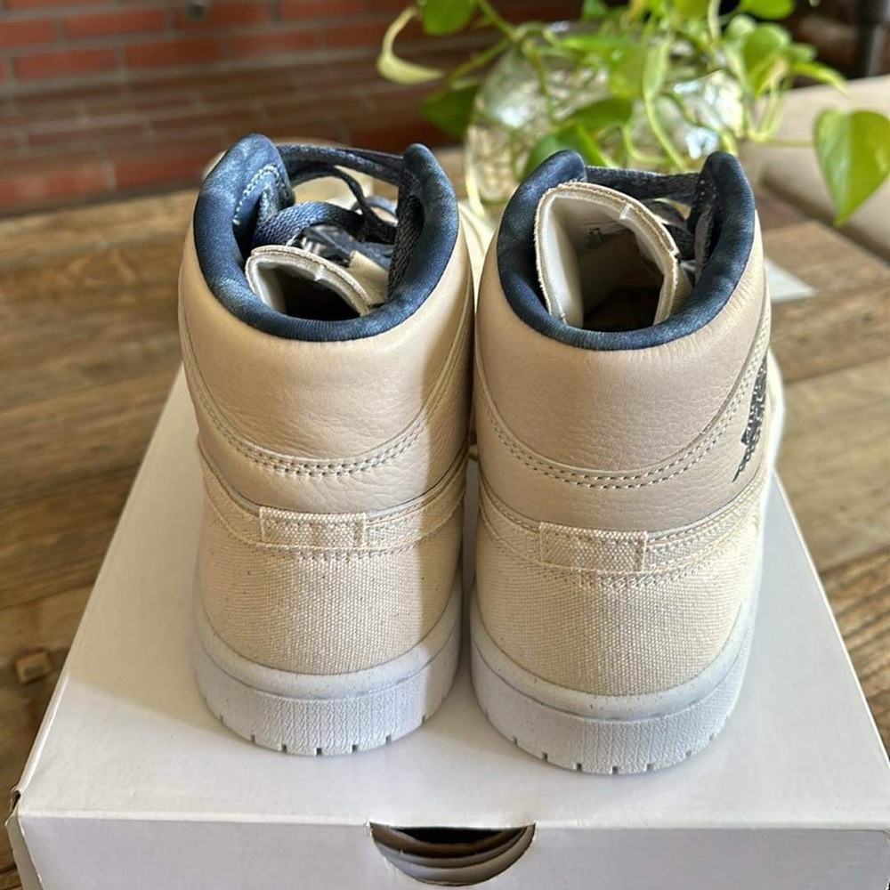Nike Air Jordan 1 Mid SE - Picture 4 of 4